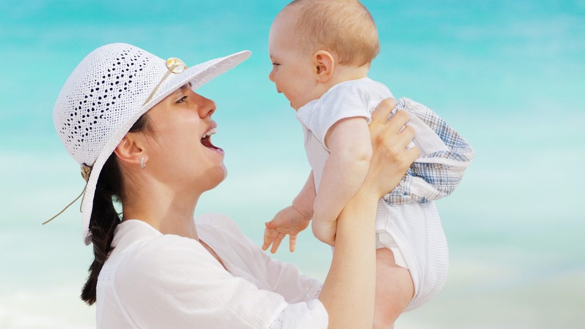 Flying with a Baby – Everything You Need to Know for Stress-Free Travel