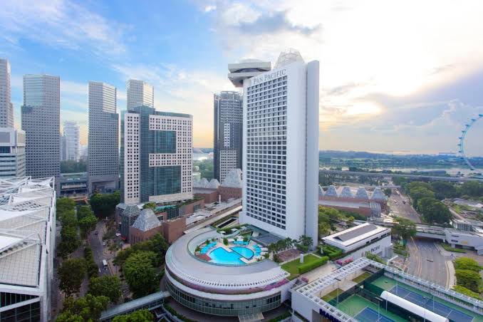 What are the Best Luxury Family-Friendly Hotels in Singapore for a Comfortable City Break